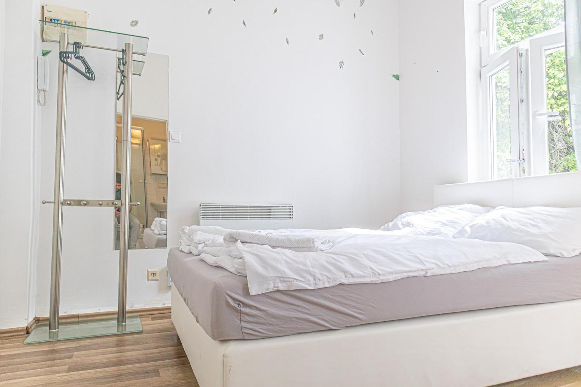 וינה Astonishing 1Br Apt Easy Use Design/Near Schoenbrunn מראה חיצוני תמונה